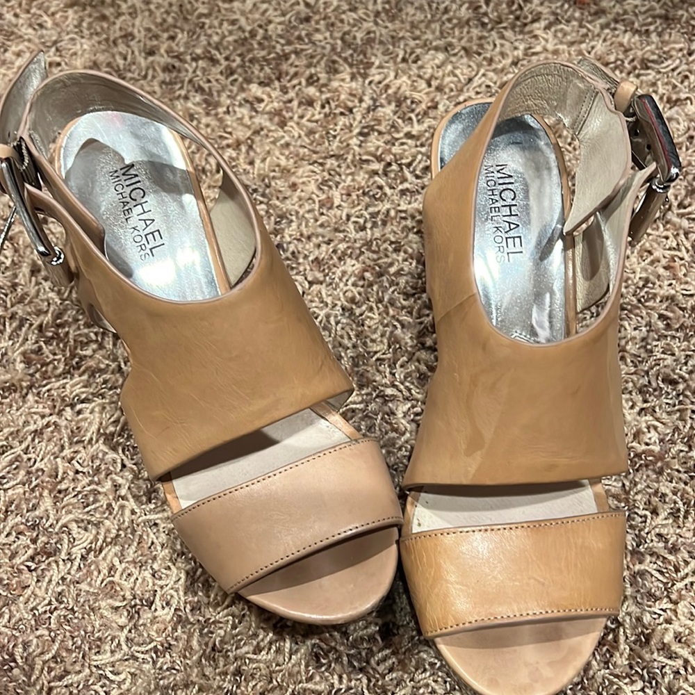 Michael Kors, high heeled, leather platform, sandal. Size 8
